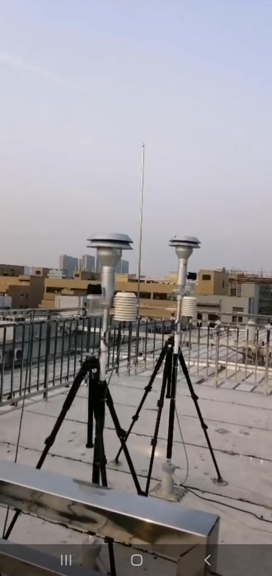 温州市国家大学科技园空气站房避雷针安装